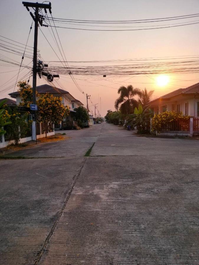 HAPPY SPACE วิลล่าทั้งหลัง 2นอน 2น้ำ ฟรี Wifi จอดรถ นครพนม ภายนอก รูปภาพ