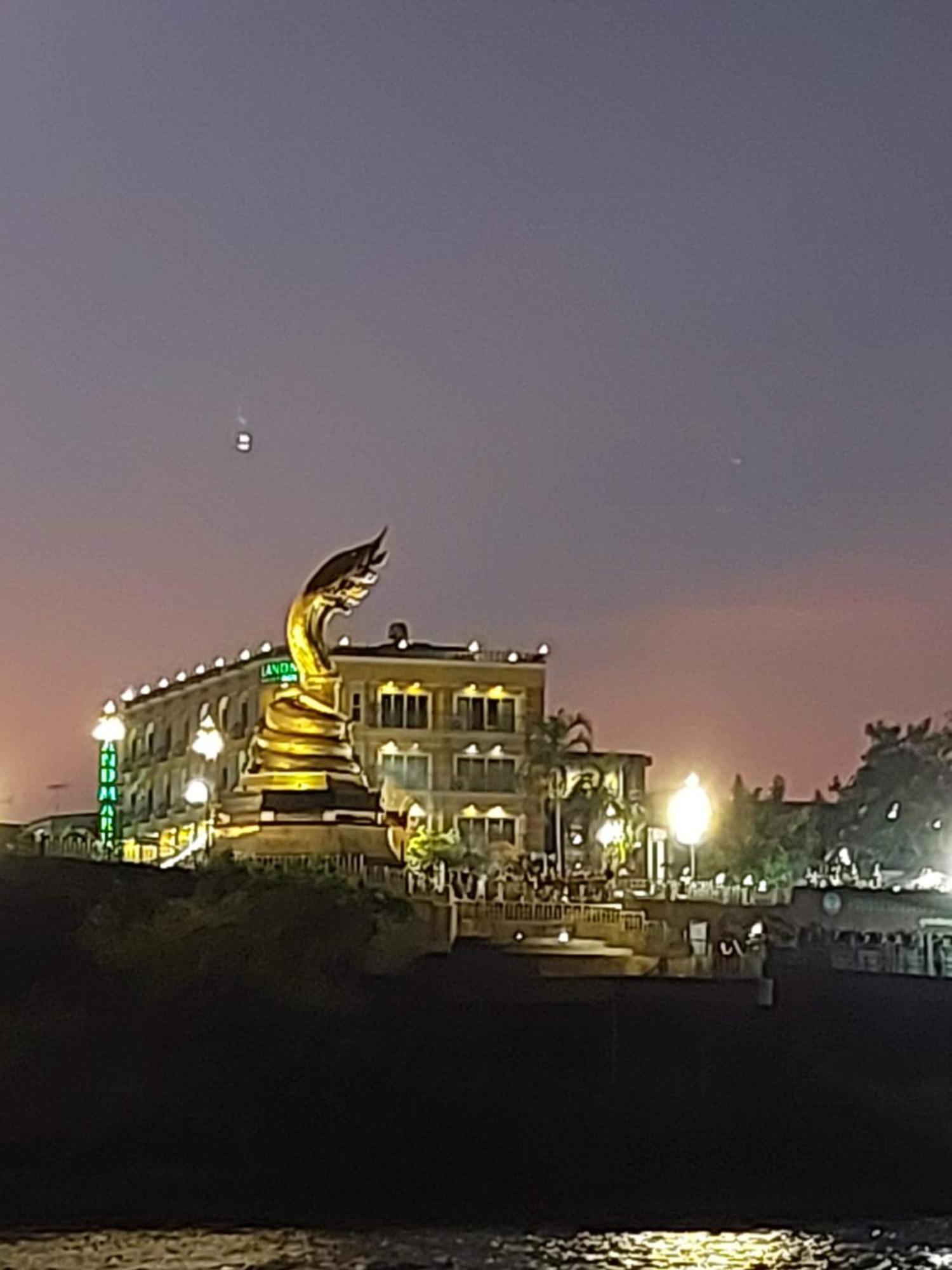 HAPPY SPACE วิลล่าทั้งหลัง 2นอน 2น้ำ ฟรี Wifi จอดรถ นครพนม ภายนอก รูปภาพ